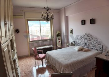 Camera / camera da letto - Quadrilocale VIA CIRCUMVALLAZIONE
 
71, Torre del Greco - foto 17