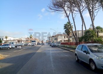 Edificio all\'aperto - Casa semi indipendente Via G.Vasari, Castel Volturno - foto 20