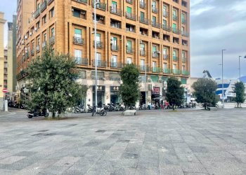 Edificio all\'aperto - Ufficio Napoli - foto 3