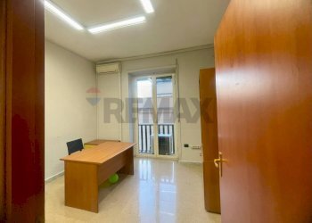 Camera / camera da letto - Office Napoli - photo 25