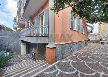 Casa all\'aperto - Casa semi indipendente IV traversa ferdinando russo
 
24, Casoria - foto 4