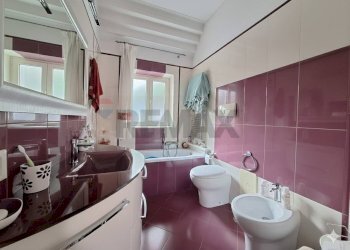 Bagno - Casa semi indipendente IV traversa ferdinando russo
 
24, Casoria - foto 9