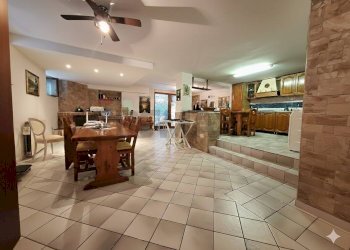 Sala da pranzo - Casa semi indipendente IV traversa ferdinando russo
 
24, Casoria - foto 12