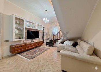 Soggiorno - Casa semi indipendente IV traversa ferdinando russo
 
24, Casoria - foto 11