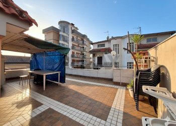 Terrazza - Casa semi indipendente IV traversa ferdinando russo
 
24, Casoria - foto 1