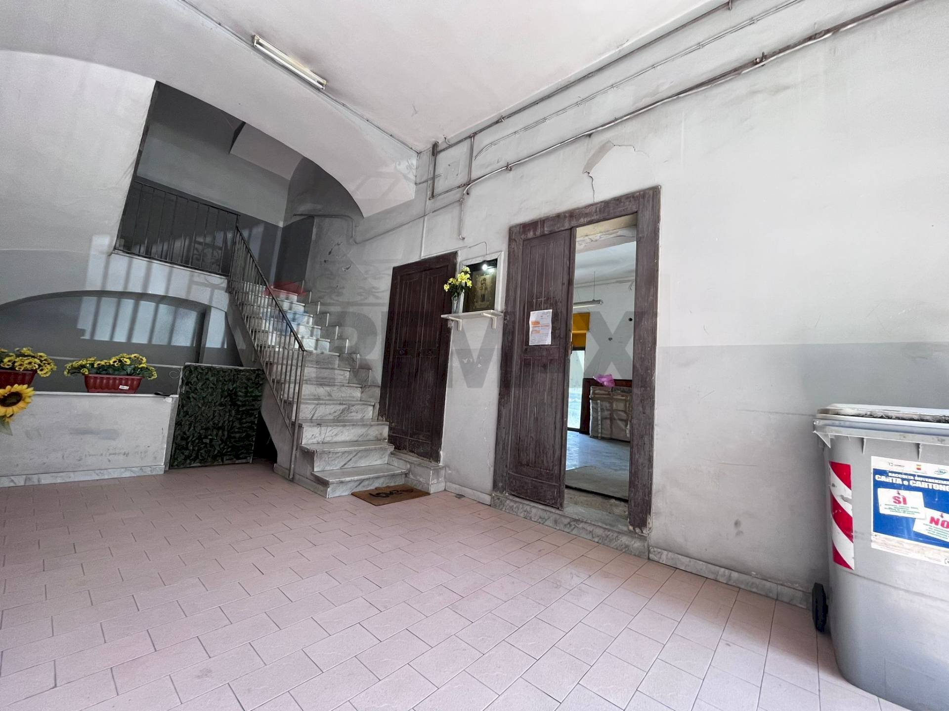 Non correlato - Commercial Premises Napoli - photo 2