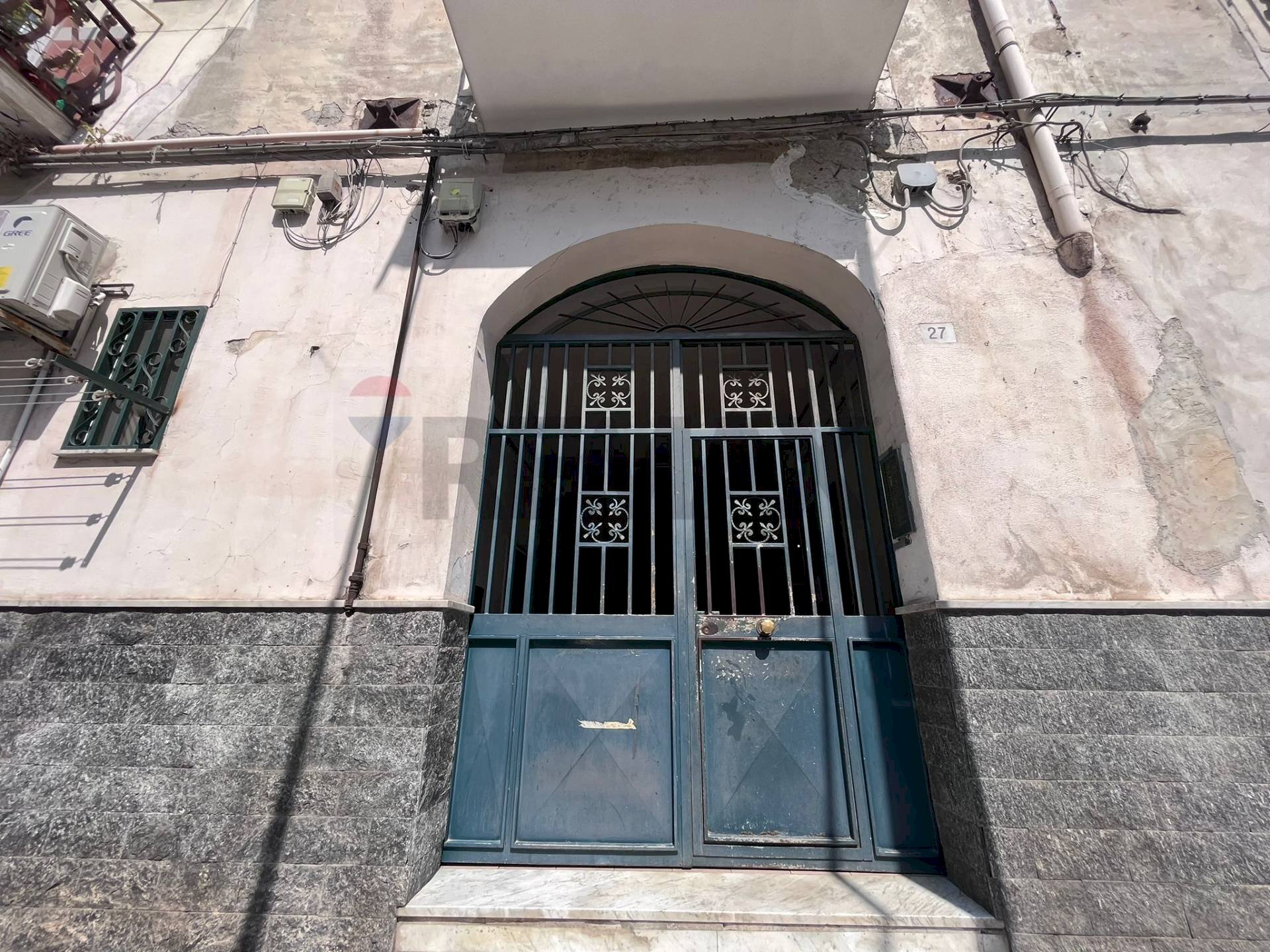 Edificio all\'aperto - Locale Commerciale Via Cardinale Filomarino
 
11, Napoli - foto 2