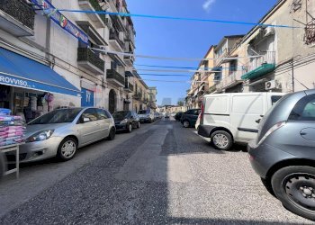 Edificio all\'aperto - Locale Commerciale Via Cardinale Filomarino
 
11, Napoli - foto 4