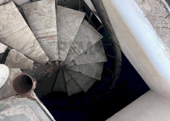 Scale - Locale Commerciale Via Cardinale Filomarino
 
11, Napoli - foto 8