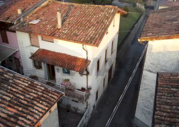 Edificio all\'aperto - Casa indipendente Endine Gaiano - foto 1