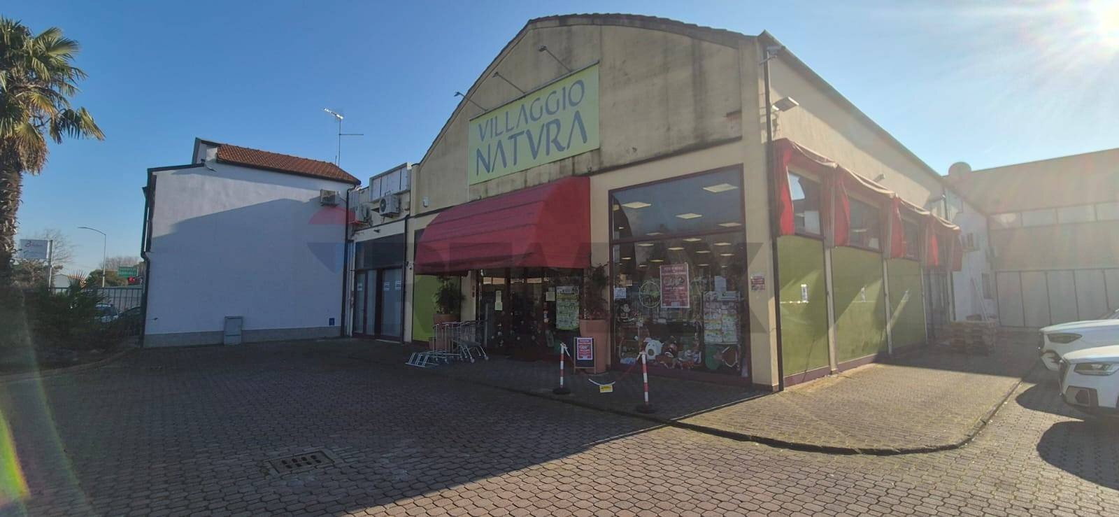 Edificio all\'aperto - Capannone VIA MODENA
 
267/E, Ferrara - foto 1