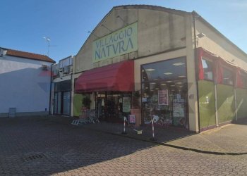 Edificio all\'aperto - Capannone VIA MODENA
 
267/E, Ferrara - foto 1