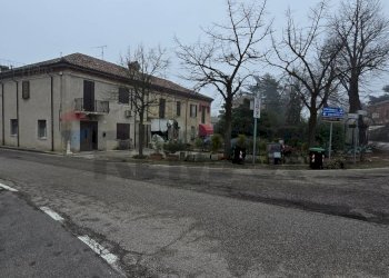 Edificio all\'aperto - Casa semi indipendente Piazza 21 giugno
 
53, Copparo - foto 4