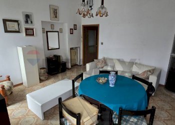 Sala da pranzo - Casa semi indipendente Piazza 21 giugno
 
53, Copparo - foto 11
