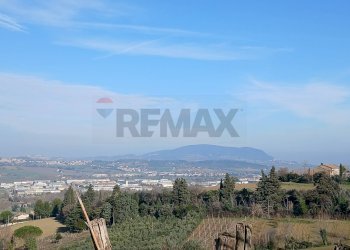 Vista delle montagne - Quadrilocale Recanati - foto 37
