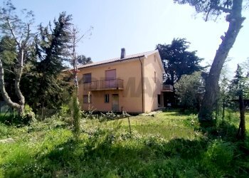 Edificio all\'aperto - Villa Falconara Marittima - photo 4