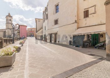 Edificio all\'aperto - Stabile - Palazzo Via Principe Amedeo
 
130, Farnese - foto 1