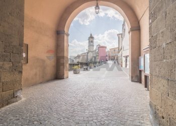 Edificio all\'aperto - Stabile - Palazzo Via Principe Amedeo
 
130, Farnese - foto 2