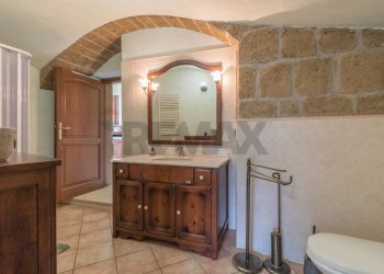 Bagno - Stabile - Palazzo Via Principe Amedeo
 
130, Farnese - foto 9