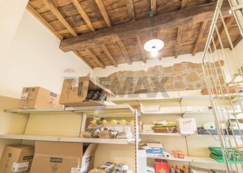 Dispensa di stoccaggio - Stabile - Palazzo Via Principe Amedeo
 
130, Farnese - foto 17