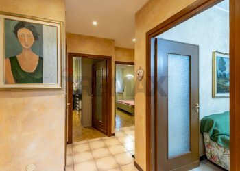 Hall / corridoio - Trilocale Via Romagna
 
19, Monza - foto 8