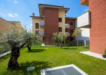 Edificio all\'aperto - Trilocale Via Manzoni
 
24, Cesano Maderno - foto 8