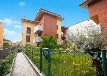 Edificio all\'aperto - Trilocale Via Manzoni
 
24, Cesano Maderno - foto 9