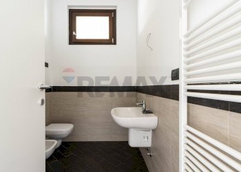 Bagno - Three-room apartment Via Manzoni
 
24, Cesano Maderno - photo 14