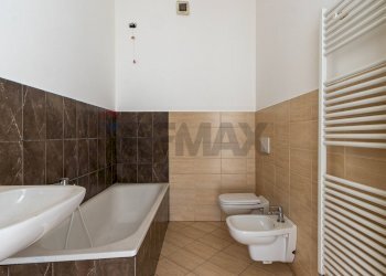 Bagno - Three-room apartment Via Manzoni
 
24, Cesano Maderno - photo 25