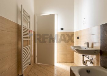 Bagno - Three-room apartment Via Manzoni
 
24, Cesano Maderno - photo 27