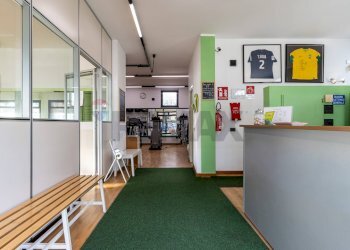 Hall / corridoio - Locale Commerciale via Togliatti
 
27, Saronno - foto 10