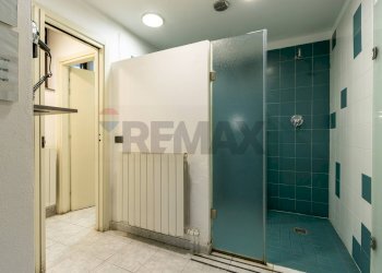 Bagno - Locale Commerciale via Togliatti
 
27, Saronno - foto 24