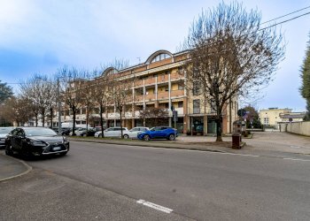 Edificio all\'aperto - Locale Commerciale via Togliatti
 
27, Saronno - foto 33