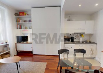 Cucina - Bilocale viale Vittorio Veneto
32, Milano - foto 5