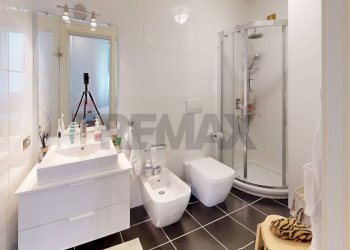 Bagno - Bilocale viale Vittorio Veneto
32, Milano - foto 12