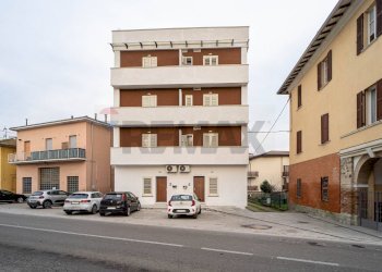 Edificio all\'aperto - Bilocale via nazionale
 
33, Collecchio - foto 2