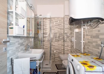 Bagno - Bilocale via nazionale
 
33, Collecchio - foto 10