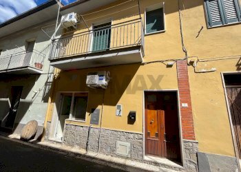 Edificio all\'aperto - Casa semi indipendente San Salvatore Telesino - foto 1