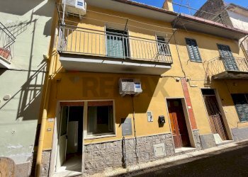 Edificio all\'aperto - Casa semi indipendente San Salvatore Telesino - foto 2