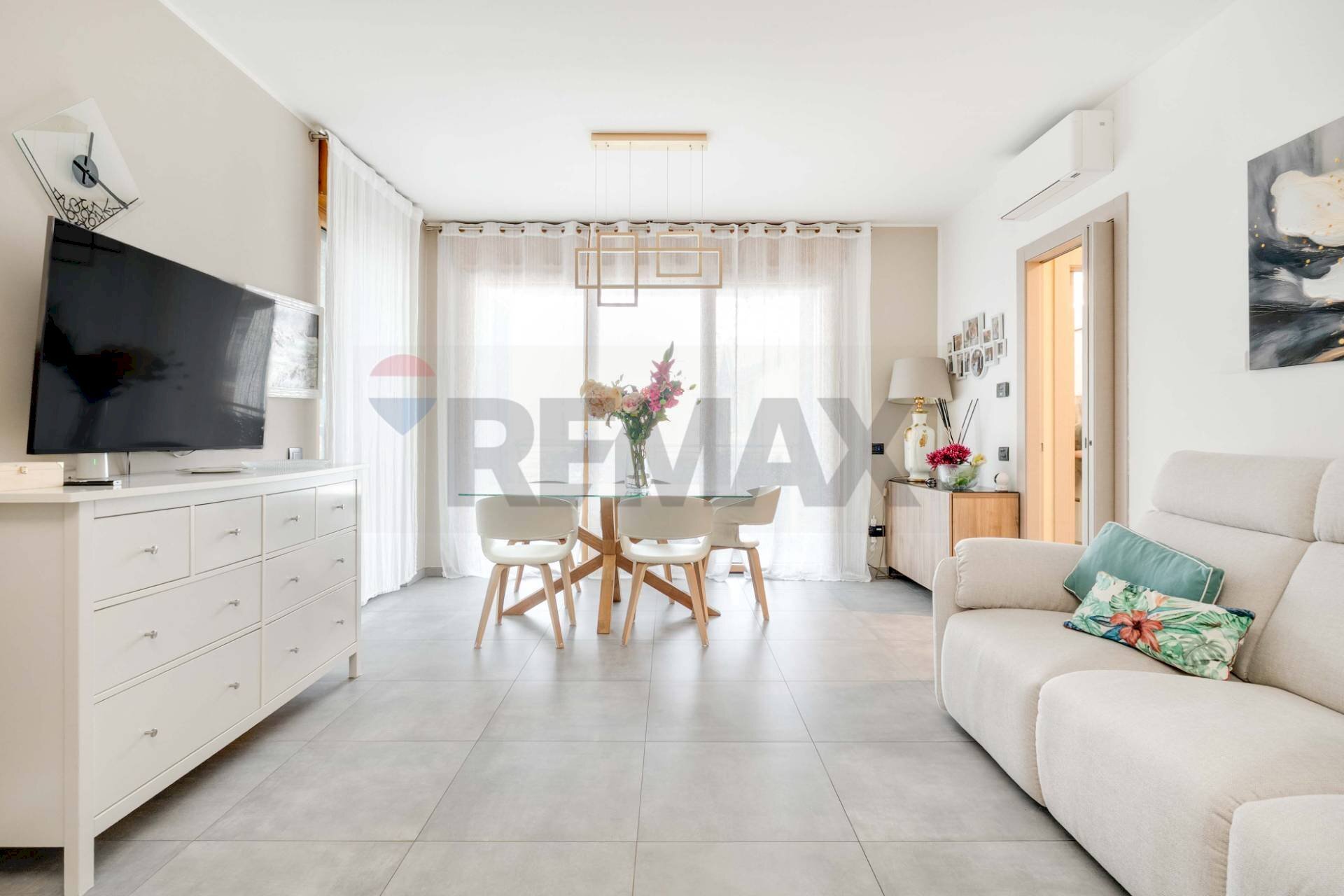 Sala da pranzo - Trilocale Del popolo
 
9, Gallarate - foto 3