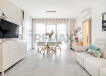 Sala da pranzo - Trilocale Del popolo
 
9, Gallarate - foto 3