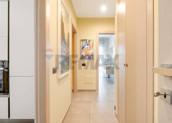 Hall / corridoio - Trilocale Del popolo
 
9, Gallarate - foto 15