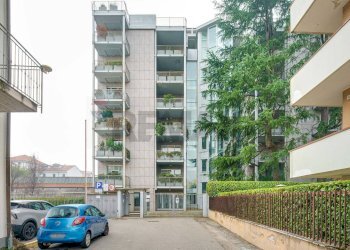 Edificio all\'aperto - Trilocale Del popolo
 
9, Gallarate - foto 21