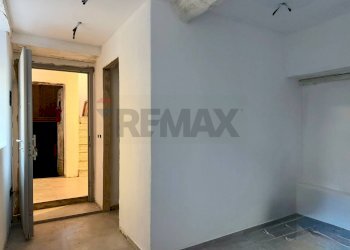 lavanderia piano terra - Trilocale via palestro
 
70, Massa - foto 6