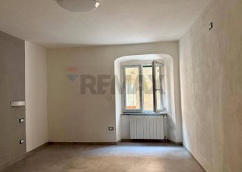 camera matrimoniale - Trilocale via palestro
 
70, Massa - foto 26