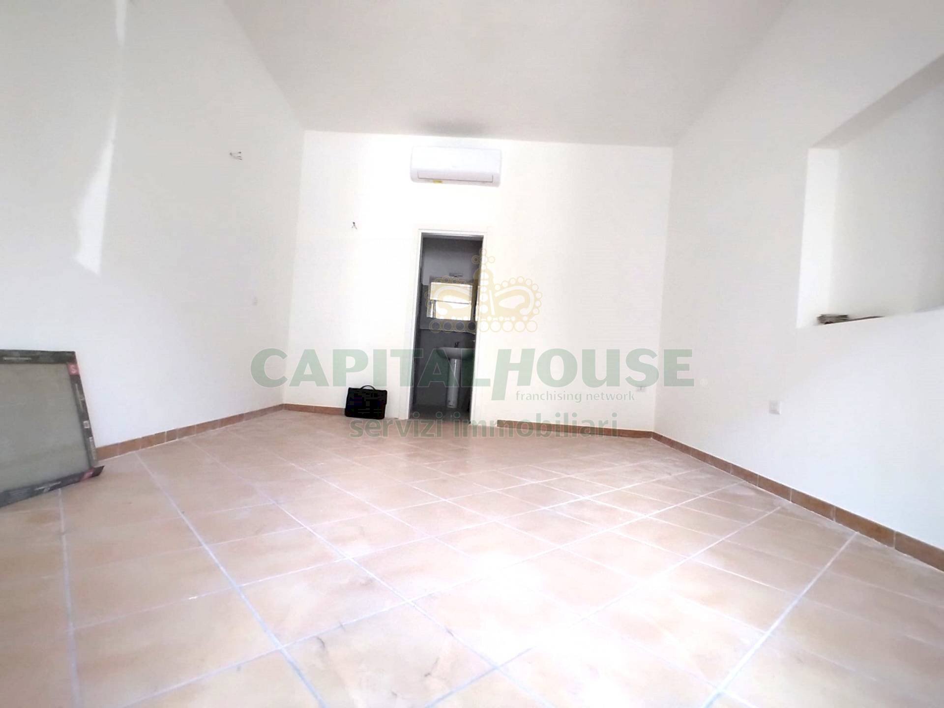 Foto 3 - Commercial Premises ZONA FARMACIA, Capua - photo 3