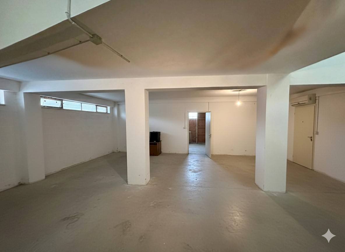 Foto 2 - Warehouse Via Spallacci
 
snc, L'Aquila - photo 2