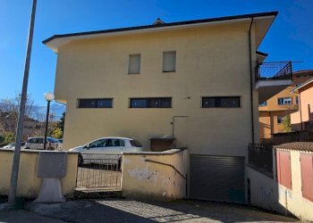 Foto 1 - Warehouse Via Spallacci
snc, L'Aquila - photo 1