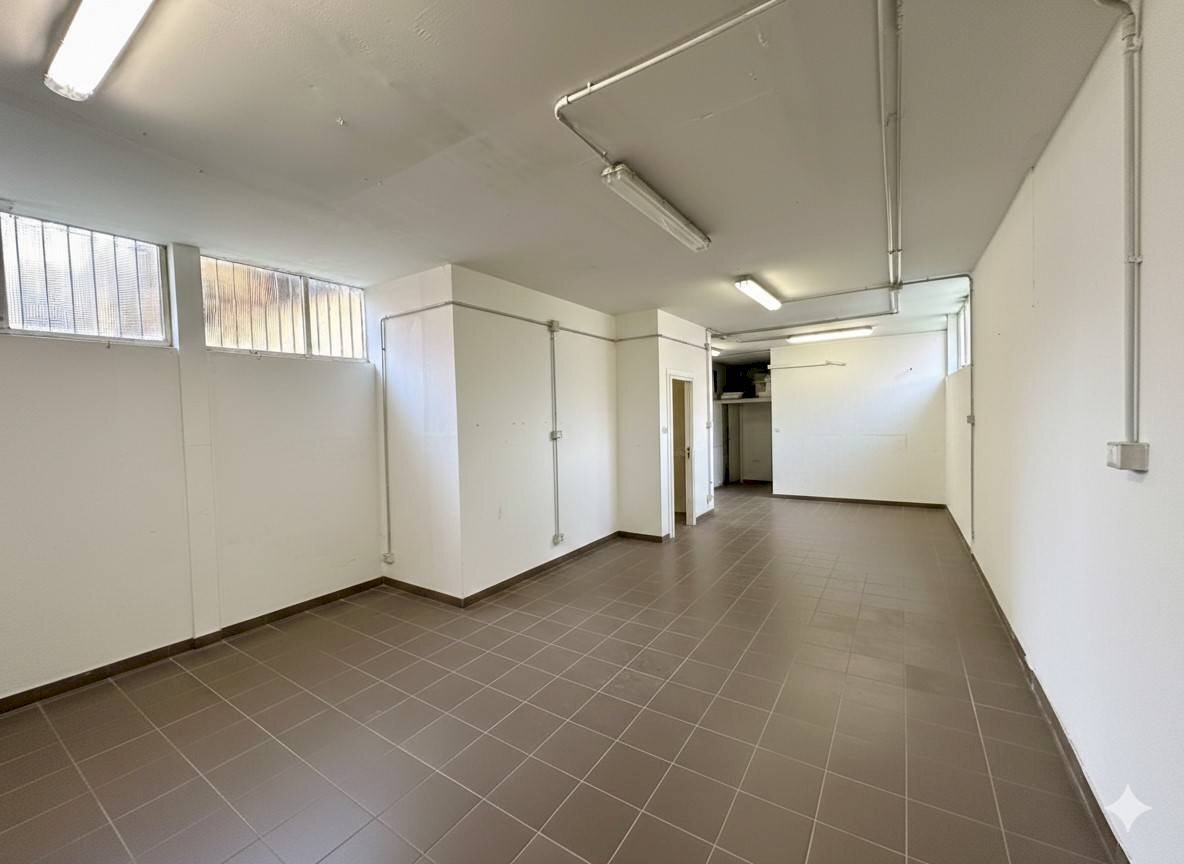 Foto 3 - Warehouse Via Spallacci
 
snc, L'Aquila - photo 3