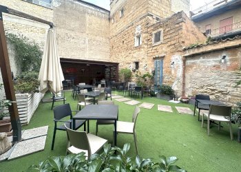 Giardino - Attività Commerciale Corso Vittorio Emanuele
 
455, Villabate - foto 9